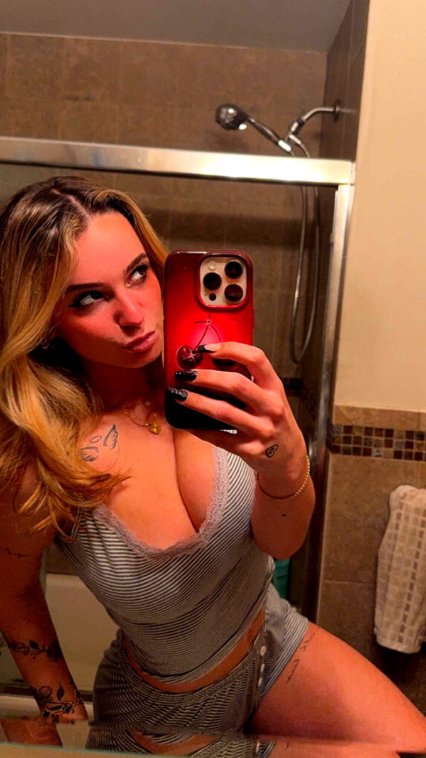 kaitlyn_krems snapchat image archive image