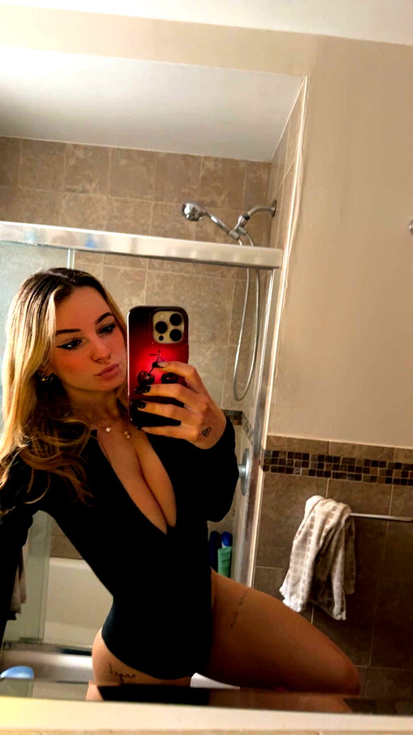 kaitlyn_krems snapchat image archive image