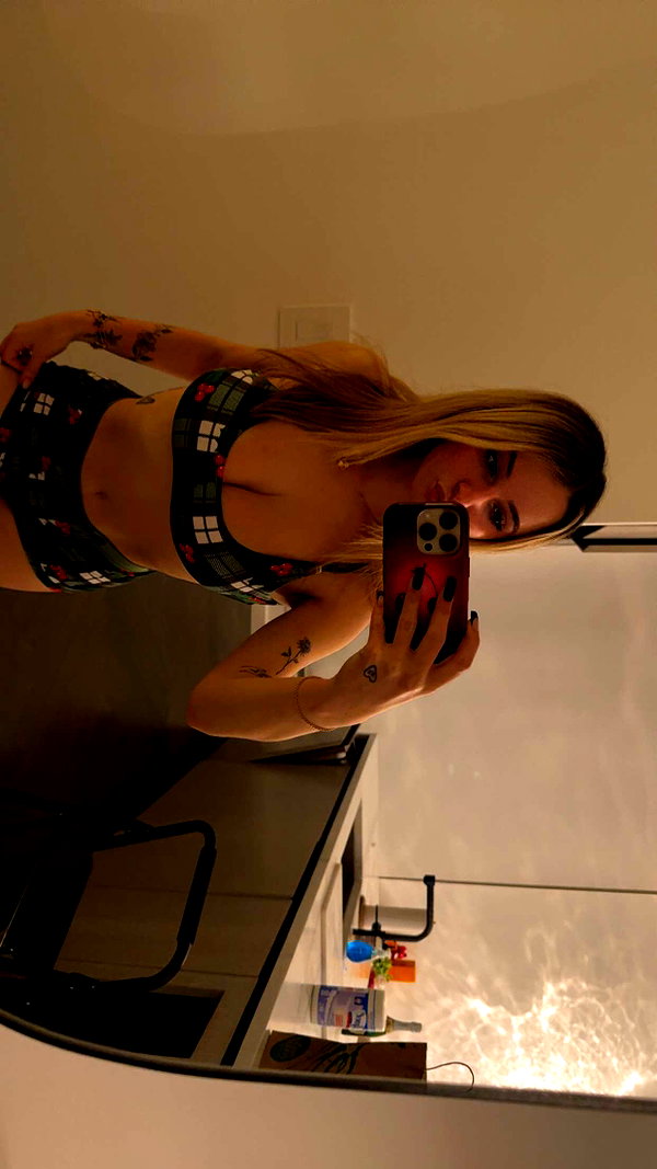 kaitlyn_krems snapchat image archive image