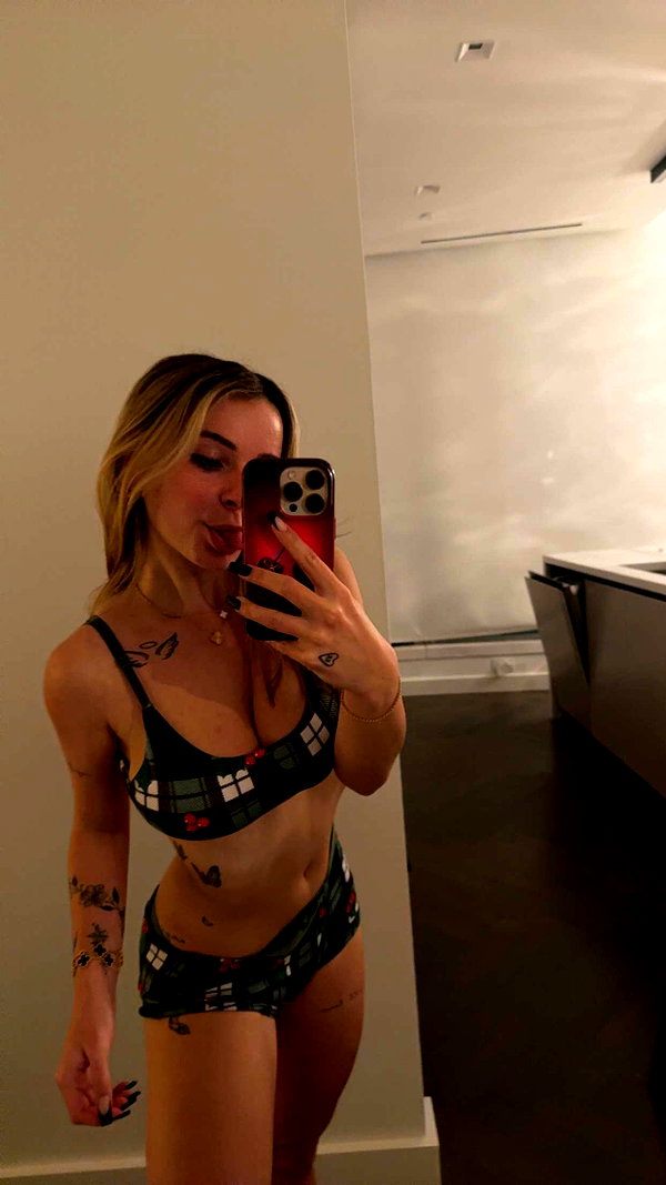 kaitlyn_krems snapchat image archive image