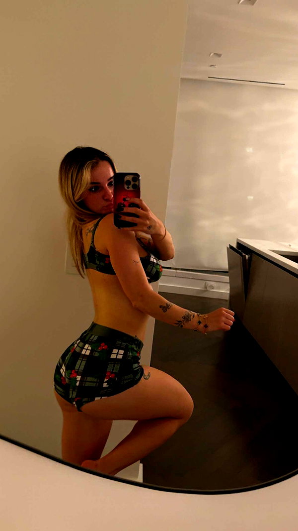 kaitlyn_krems snapchat image archive image