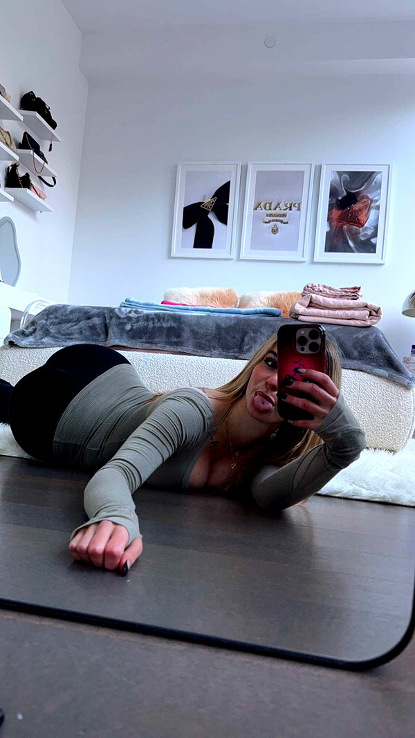 kaitlyn_krems snapchat image archive image