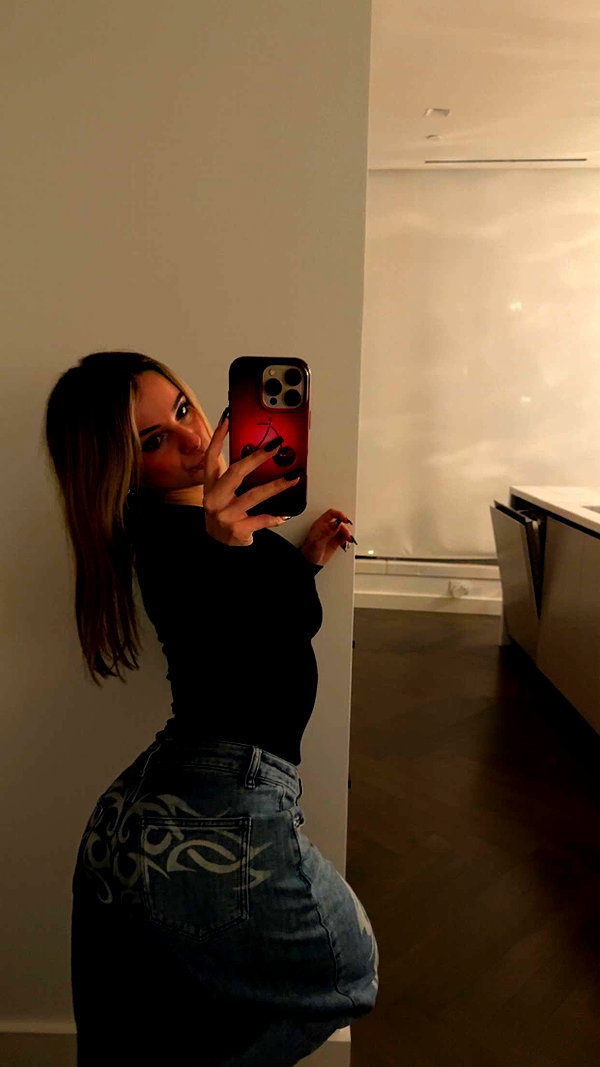 kaitlyn_krems snapchat image archive image