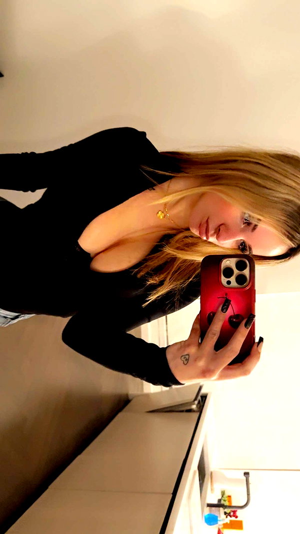 kaitlyn_krems snapchat image archive image