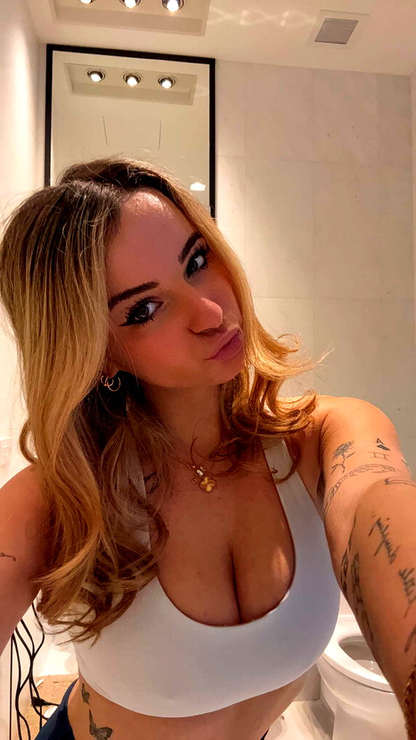 kaitlyn_krems snapchat image archive image