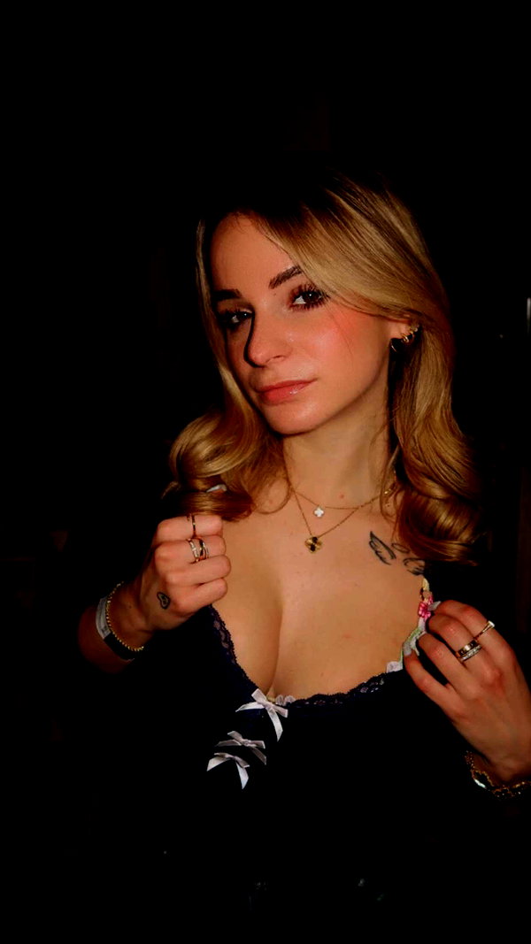kaitlyn_krems snapchat image archive image