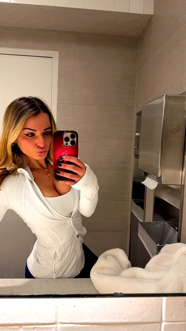 kaitlyn_krems snapchat image archive image