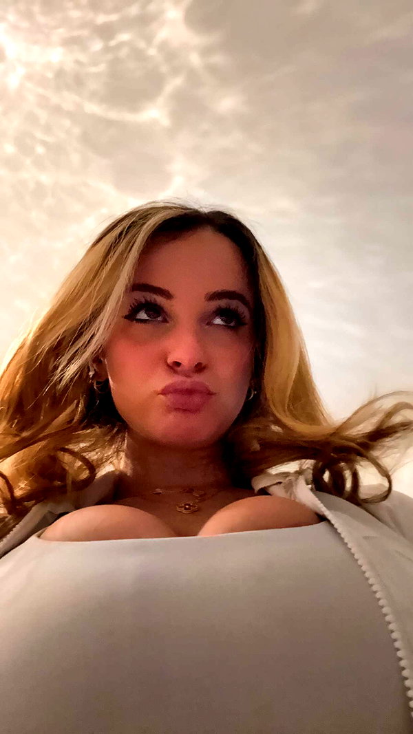 kaitlyn_krems snapchat image archive image