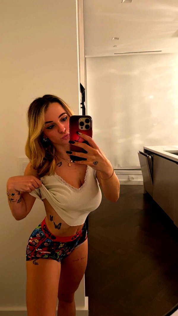 kaitlyn_krems snapchat image archive image