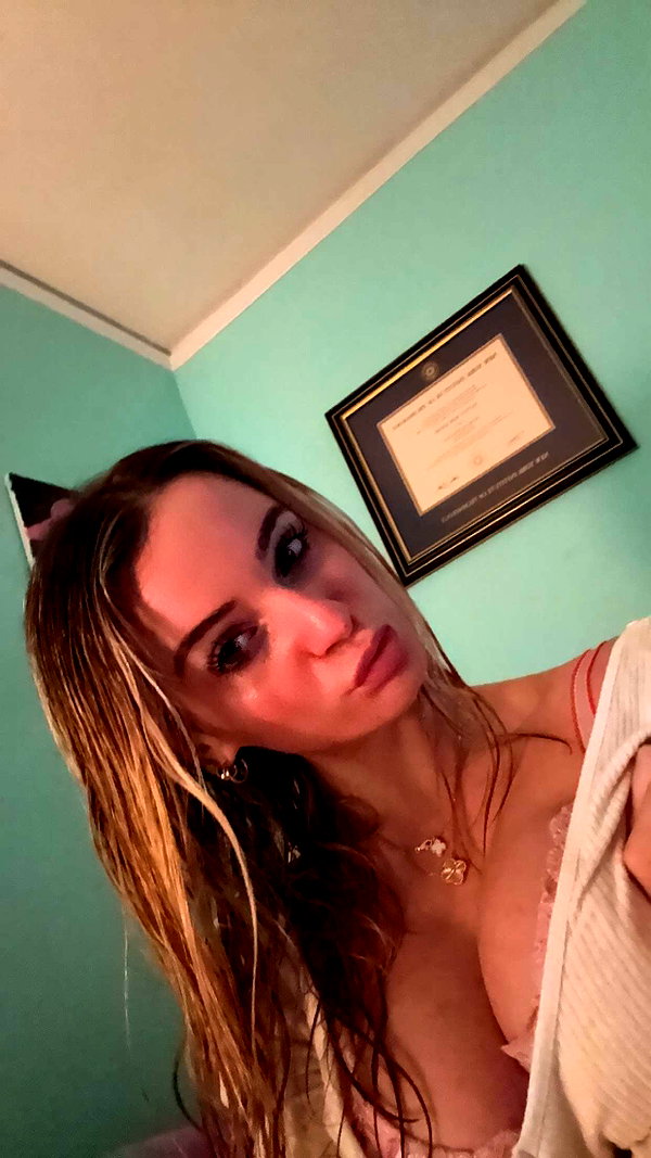 kaitlyn_krems snapchat image archive image
