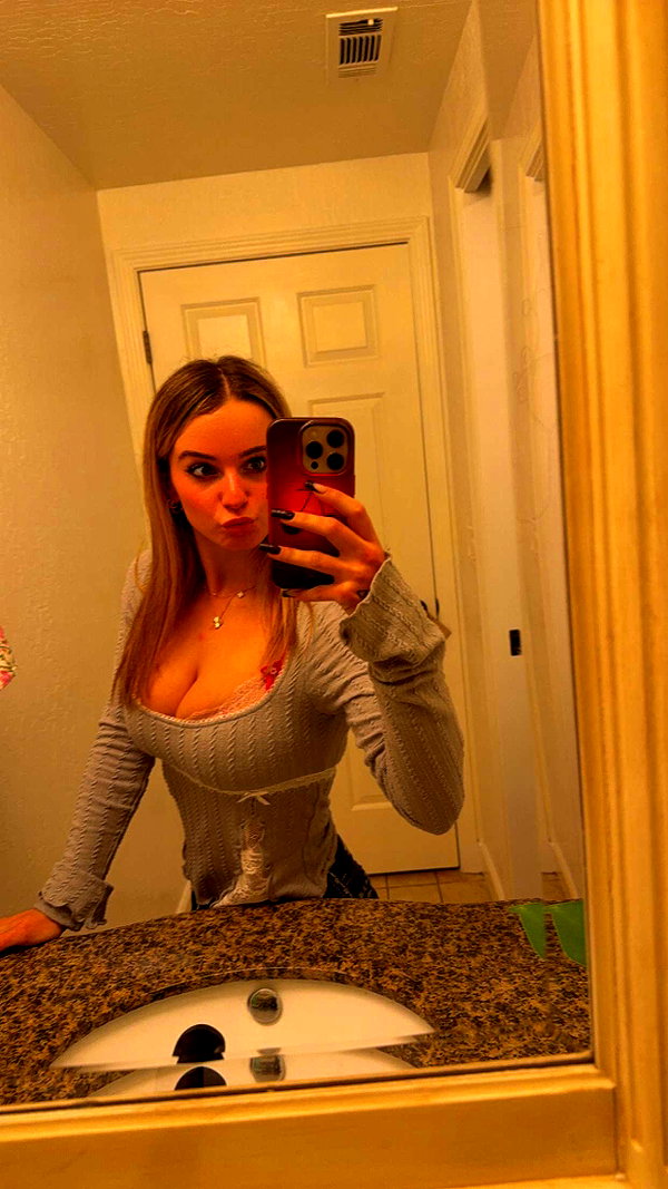 kaitlyn_krems snapchat image archive image