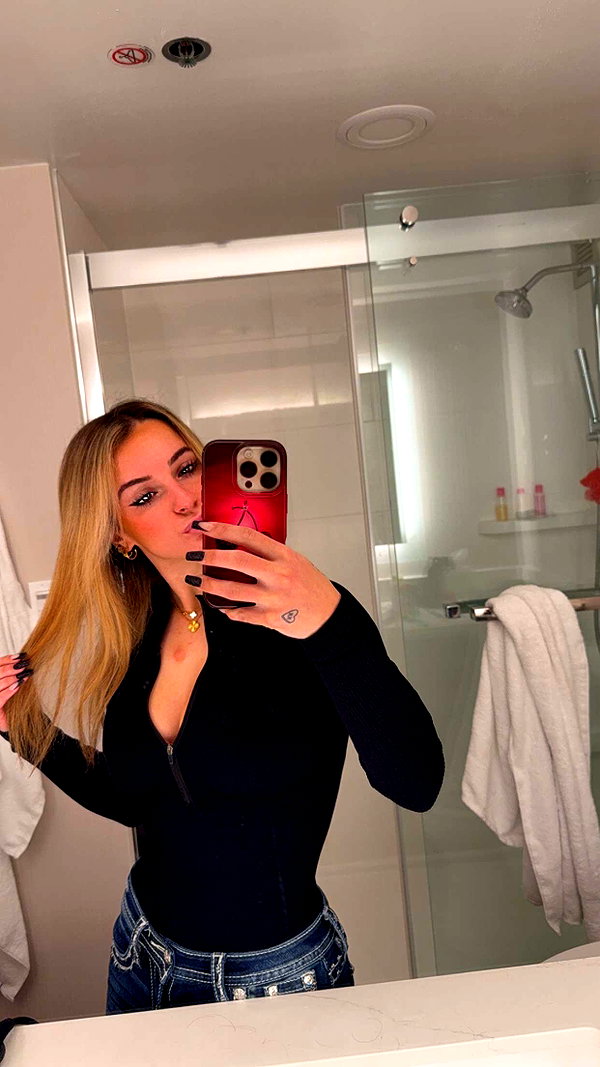 kaitlyn_krems snapchat image archive image