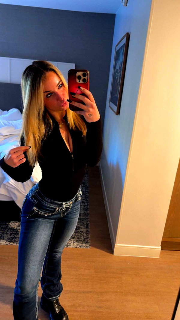 kaitlyn_krems snapchat image archive image