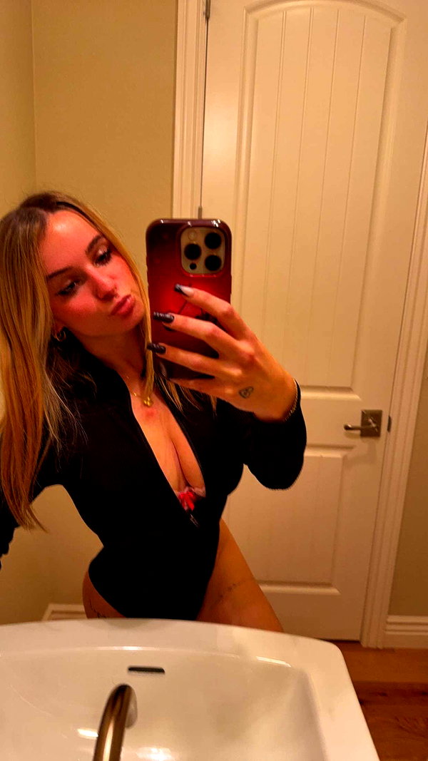 kaitlyn_krems snapchat image archive image