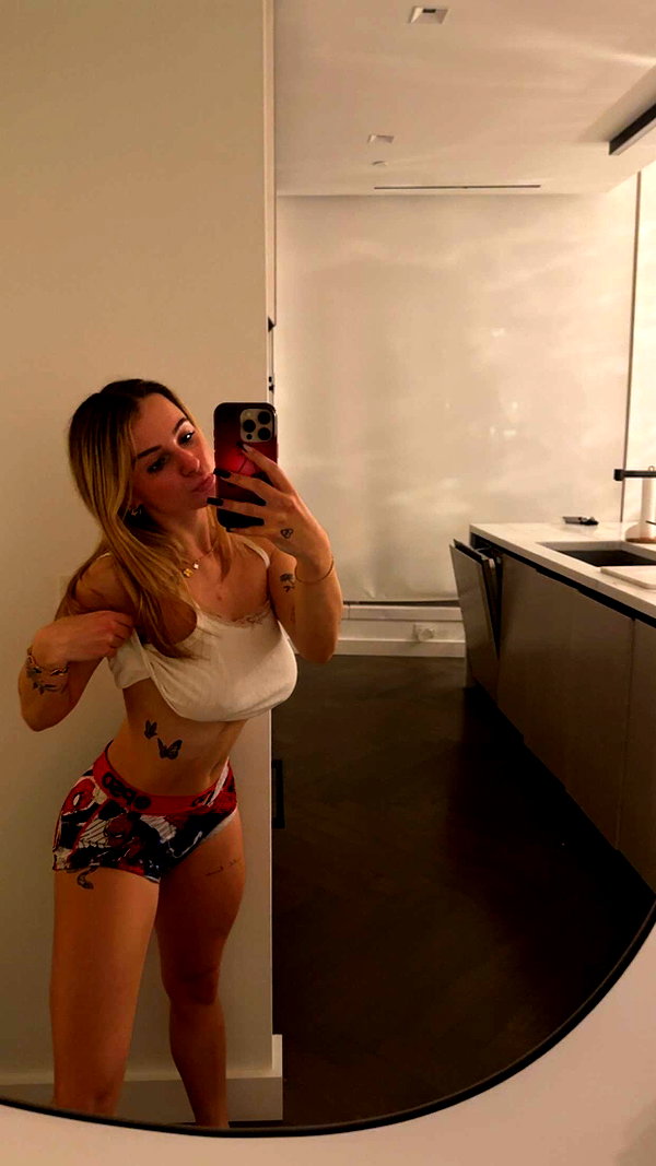 kaitlyn_krems snapchat image archive image