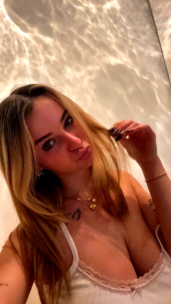 kaitlyn_krems snapchat image archive image