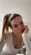 kaitlyn_krems Altpins Profile Picture