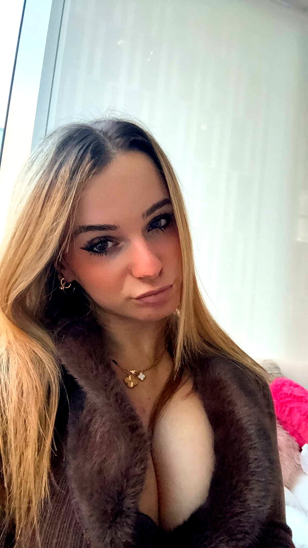 kaitlyn_krems snapchat image archive image