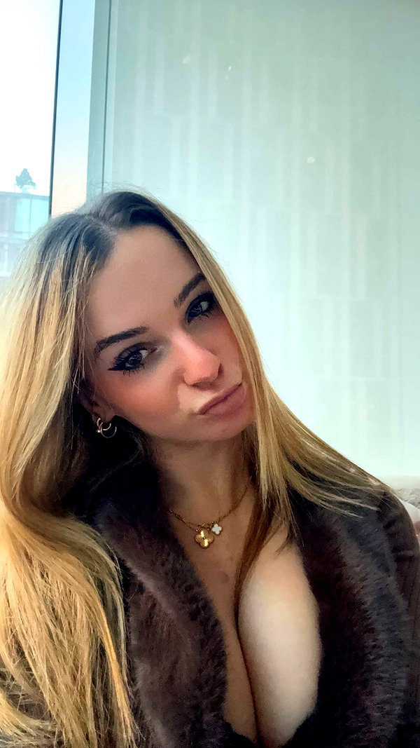 kaitlyn_krems snapchat image archive image