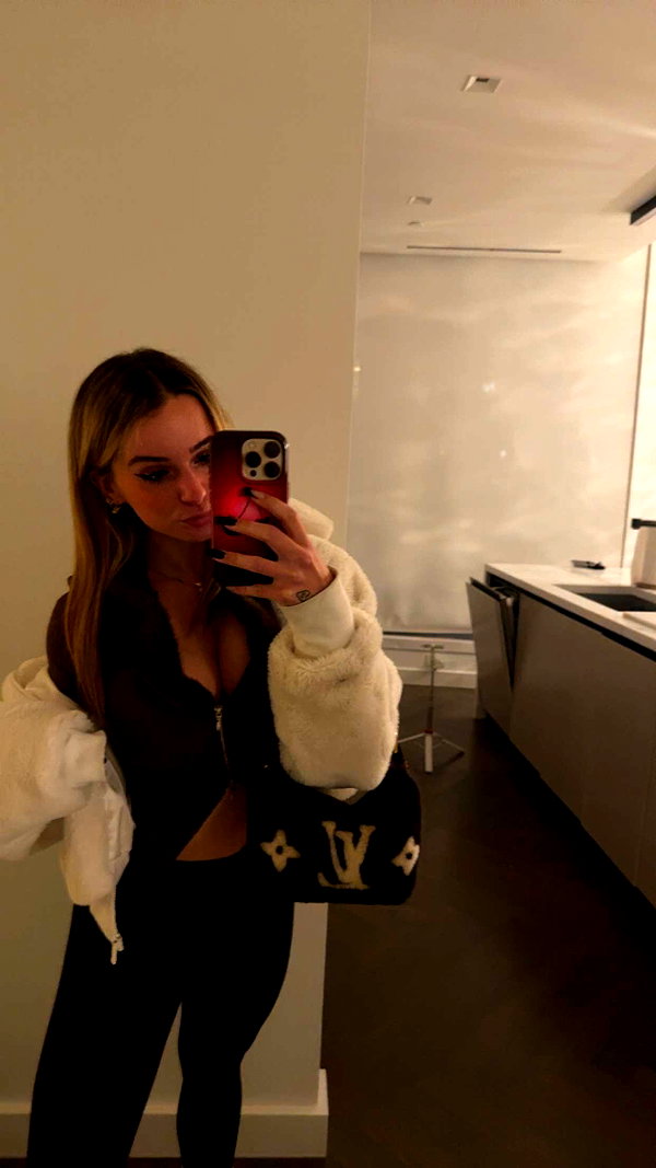 kaitlyn_krems snapchat image archive image