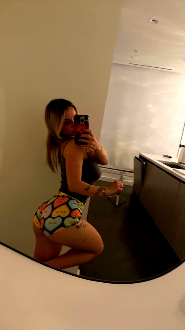 kaitlyn_krems snapchat image archive image