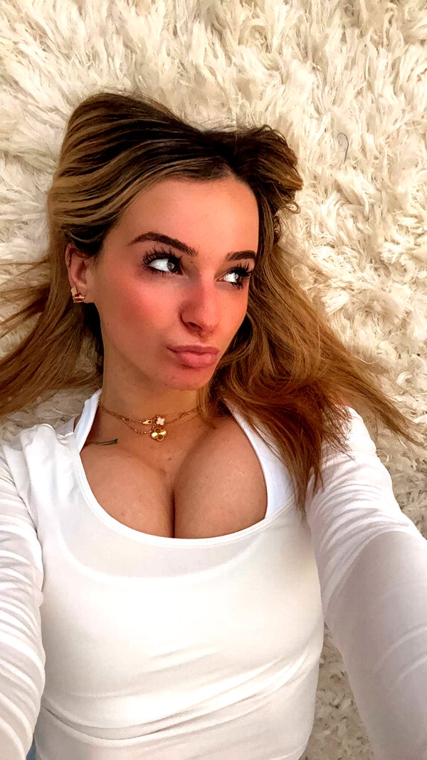 kaitlyn_krems snapchat image archive image