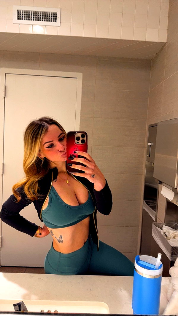 kaitlyn_krems snapchat image archive image