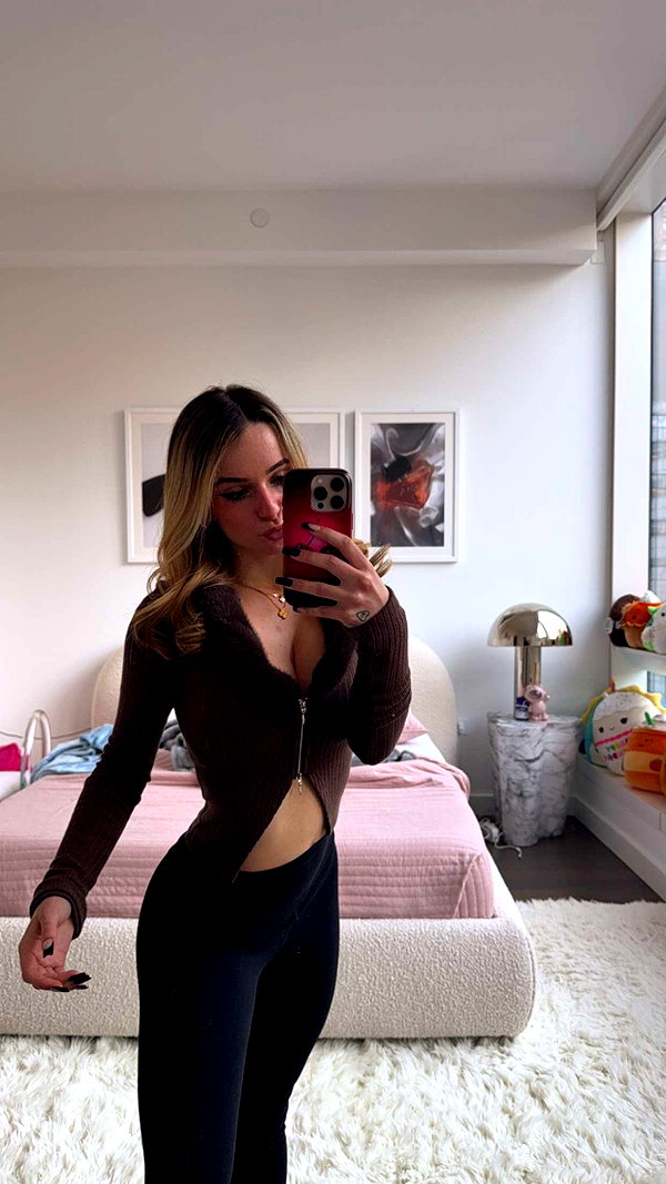 kaitlyn_krems snapchat image archive image