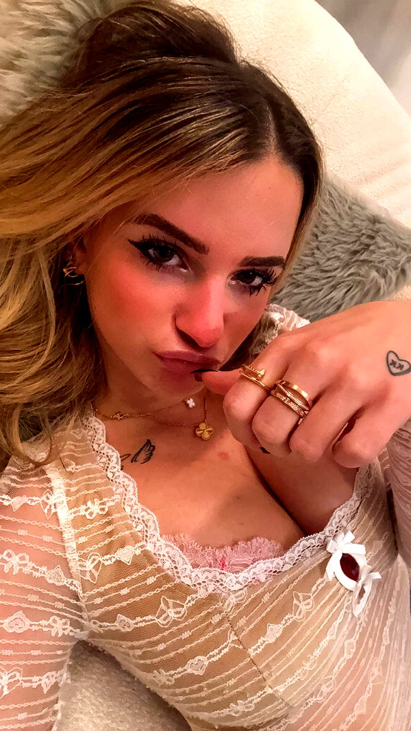 kaitlyn_krems snapchat image archive image