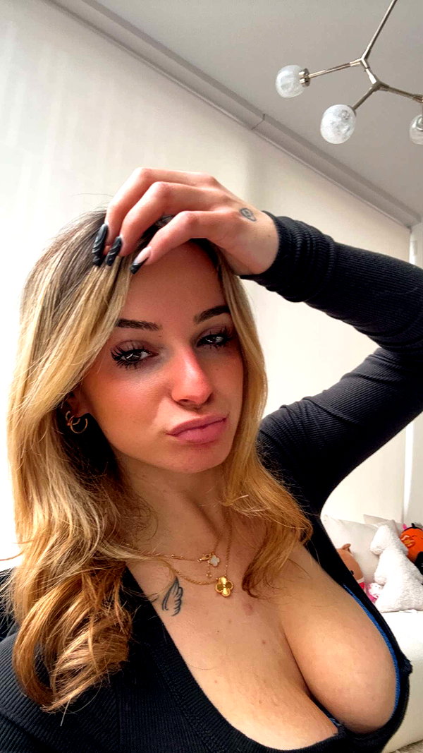 kaitlyn_krems snapchat image archive image