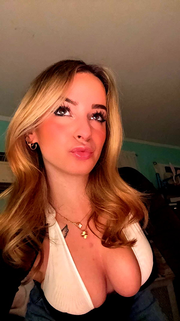 kaitlyn_krems snapchat image archive image