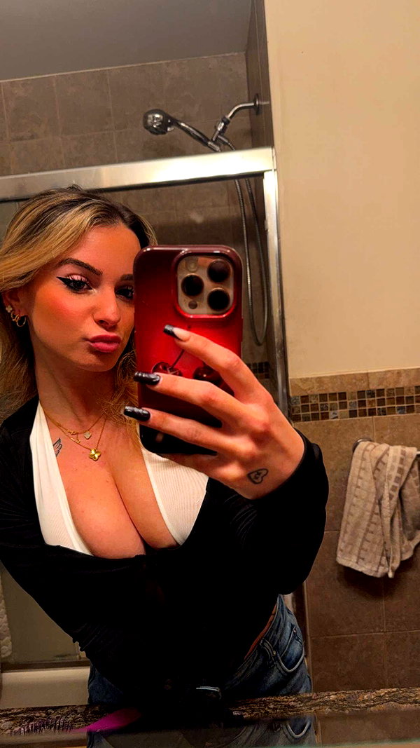 kaitlyn_krems snapchat image archive image