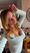 kaitlyn_krems Altpins Profile Picture