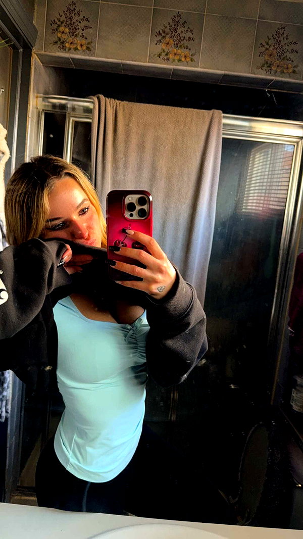 kaitlyn_krems snapchat image archive image