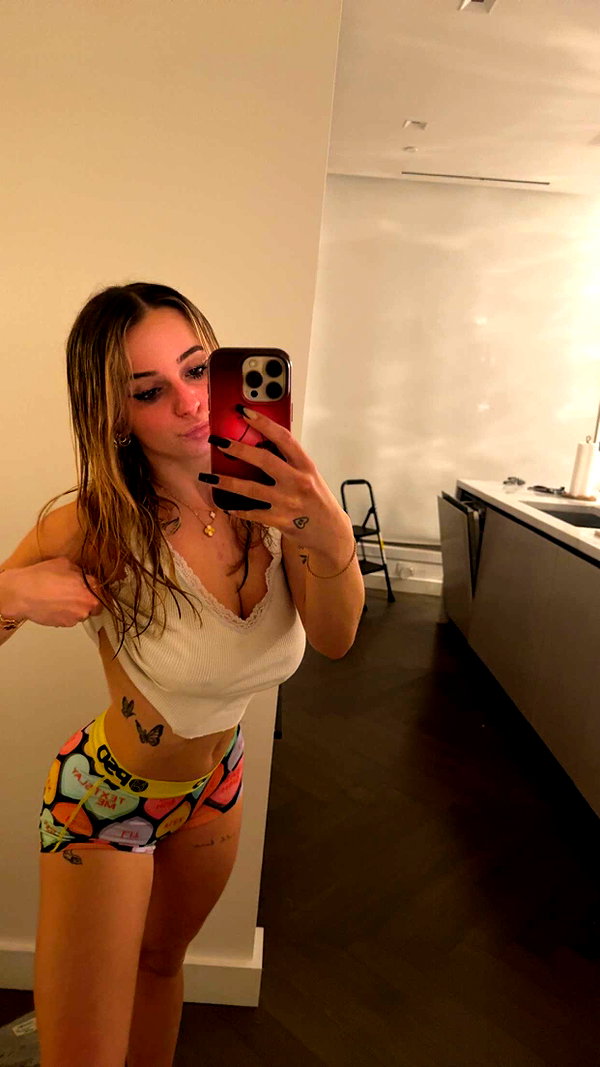 kaitlyn_krems snapchat image archive image