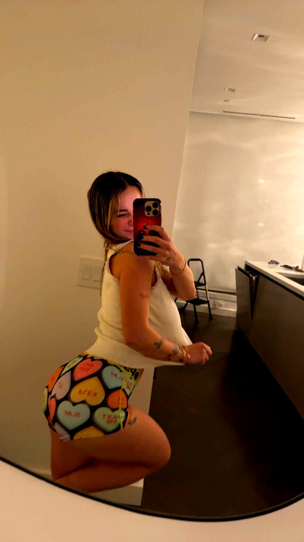 kaitlyn_krems snapchat image archive image