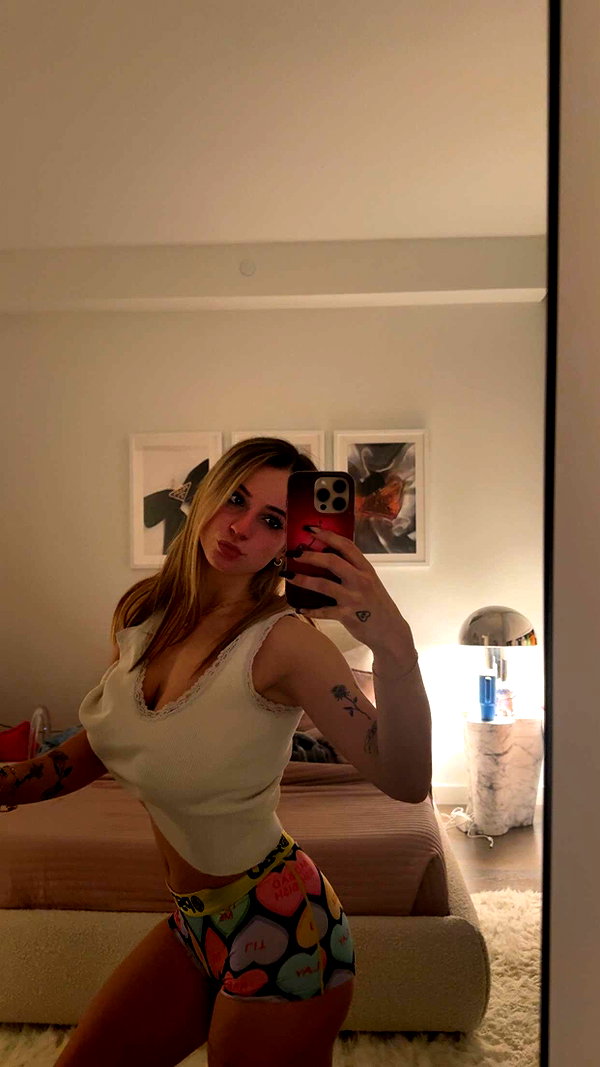 kaitlyn_krems snapchat image archive image