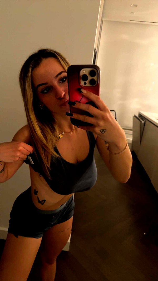 kaitlyn_krems snapchat image archive image