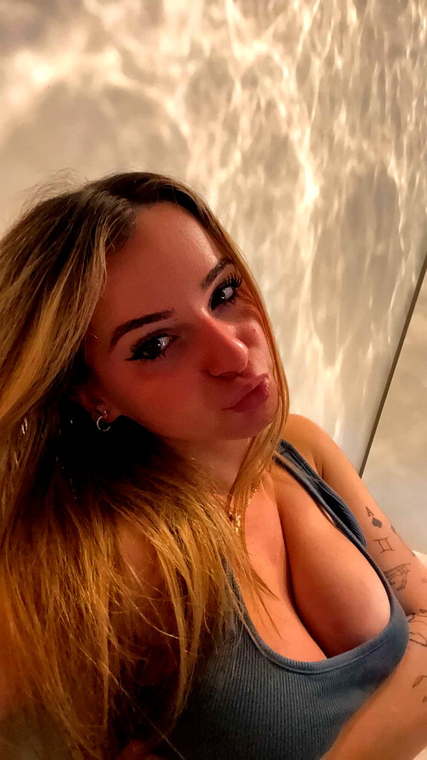 kaitlyn_krems snapchat image archive image