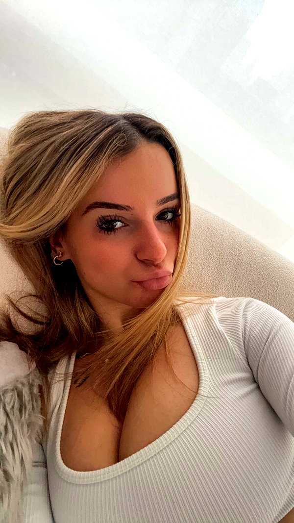 kaitlyn_krems snapchat image archive image