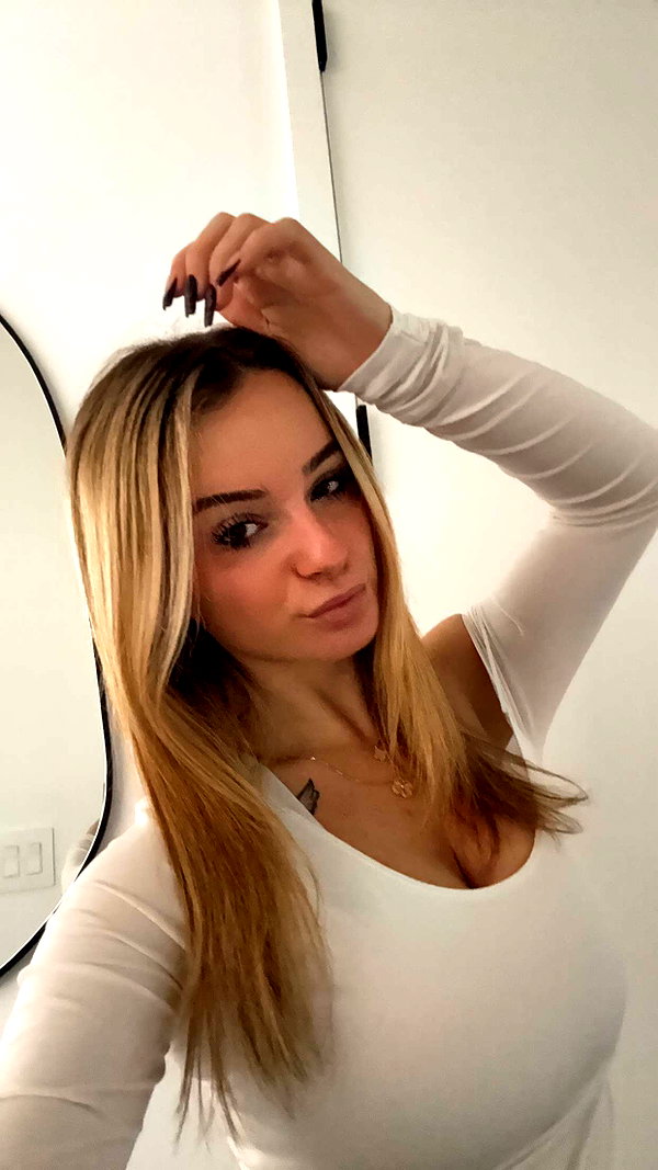 kaitlyn_krems snapchat image archive image
