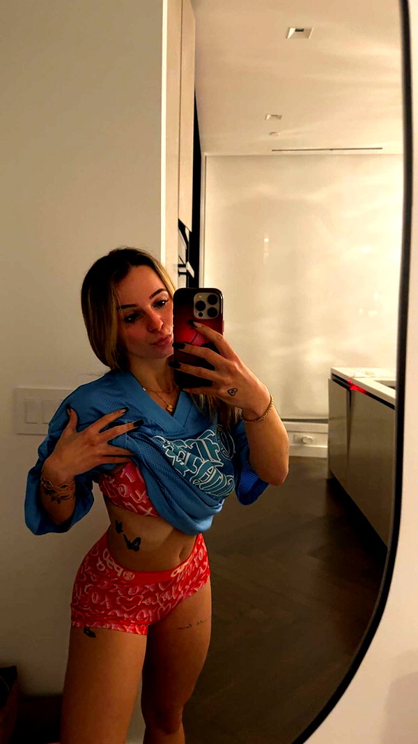 kaitlyn_krems snapchat image archive image