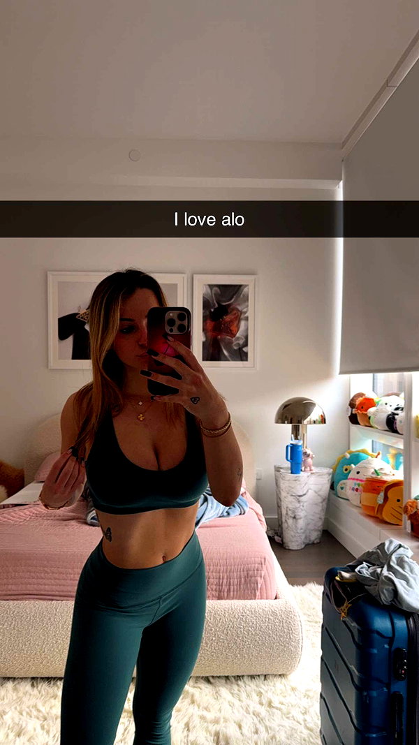 kaitlyn_krems snapchat image archive image