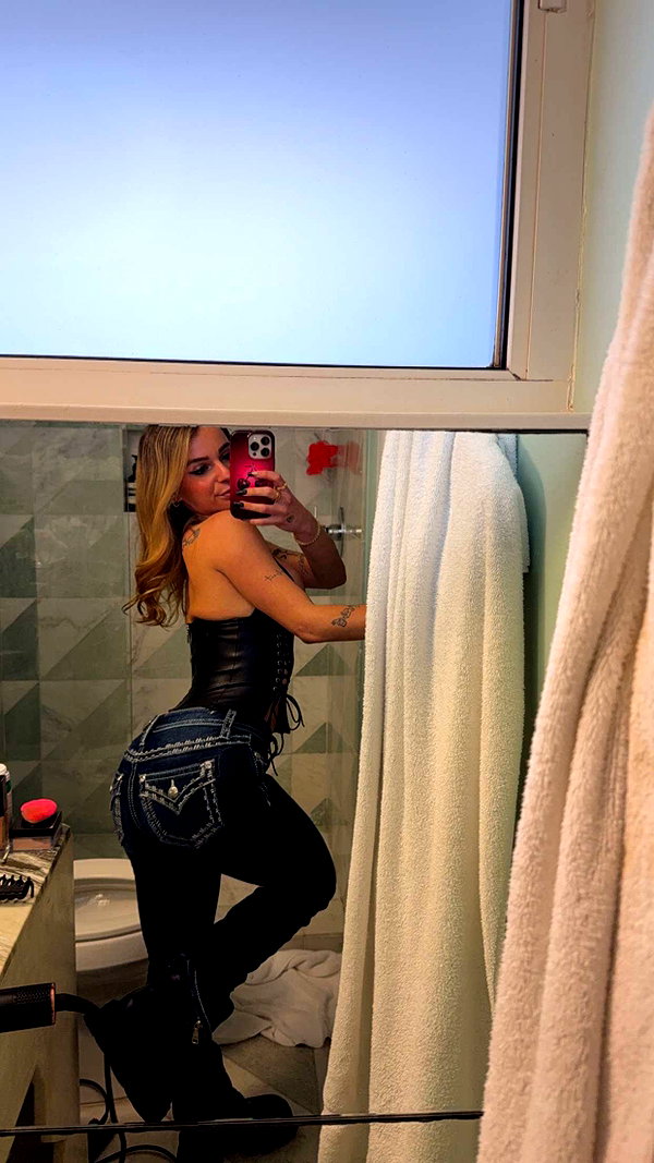 kaitlyn_krems snapchat image archive image