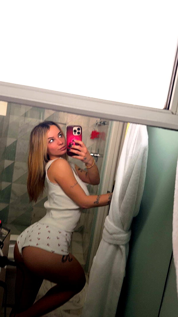kaitlyn_krems snapchat image archive image