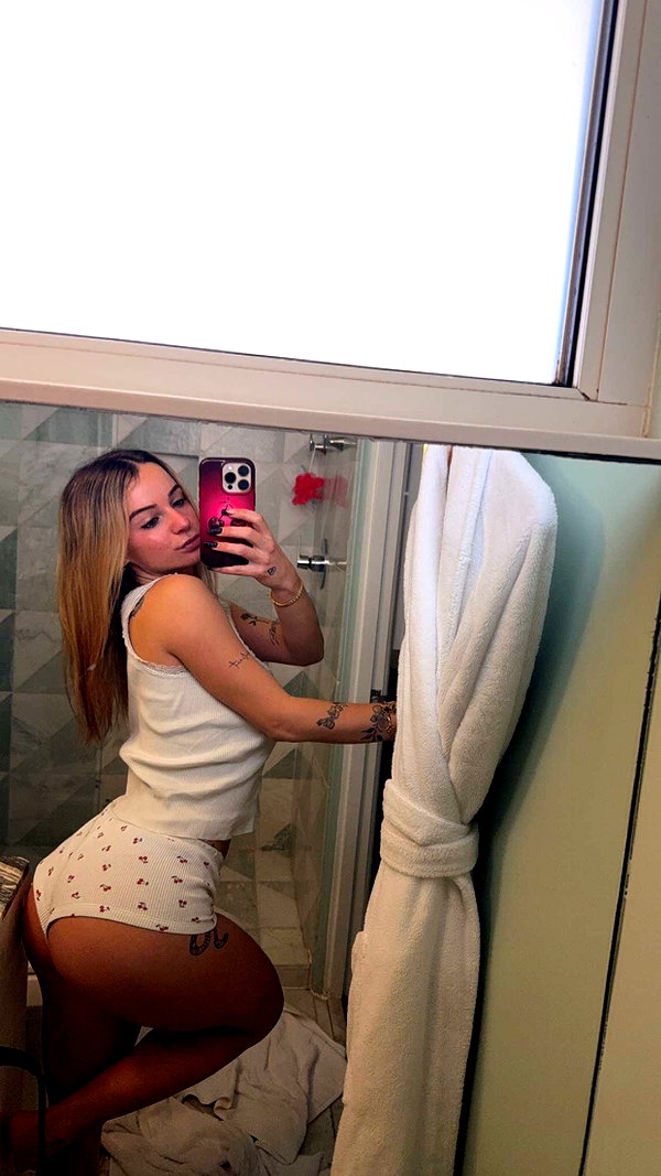 kaitlyn_krems snapchat image archive image