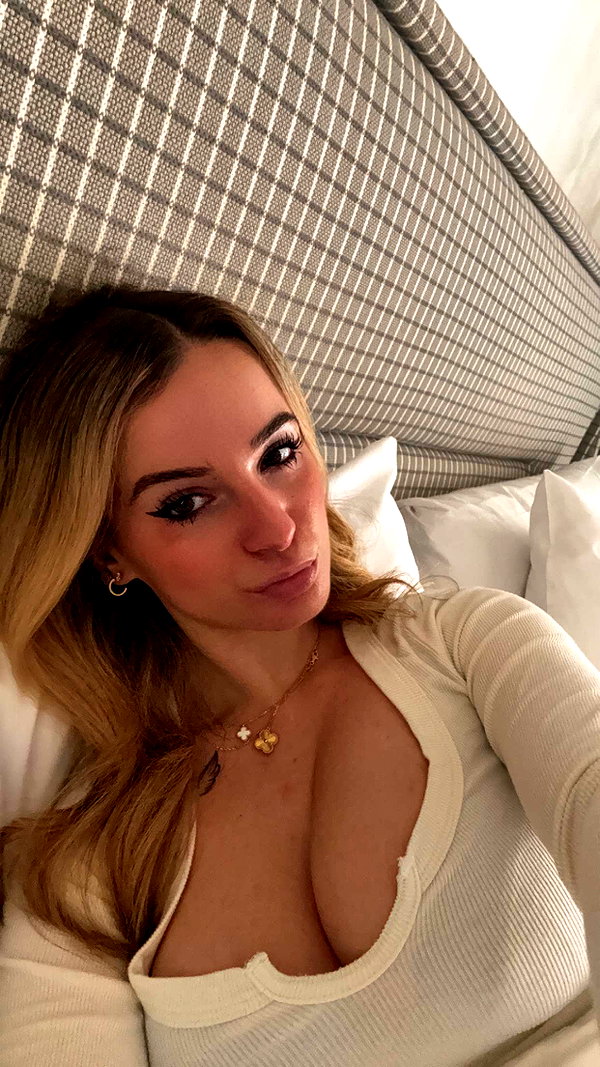 kaitlyn_krems snapchat image archive image