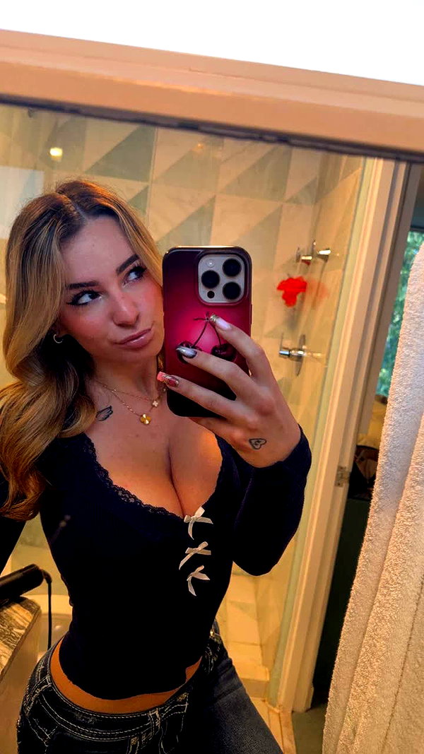 kaitlyn_krems snapchat image archive image