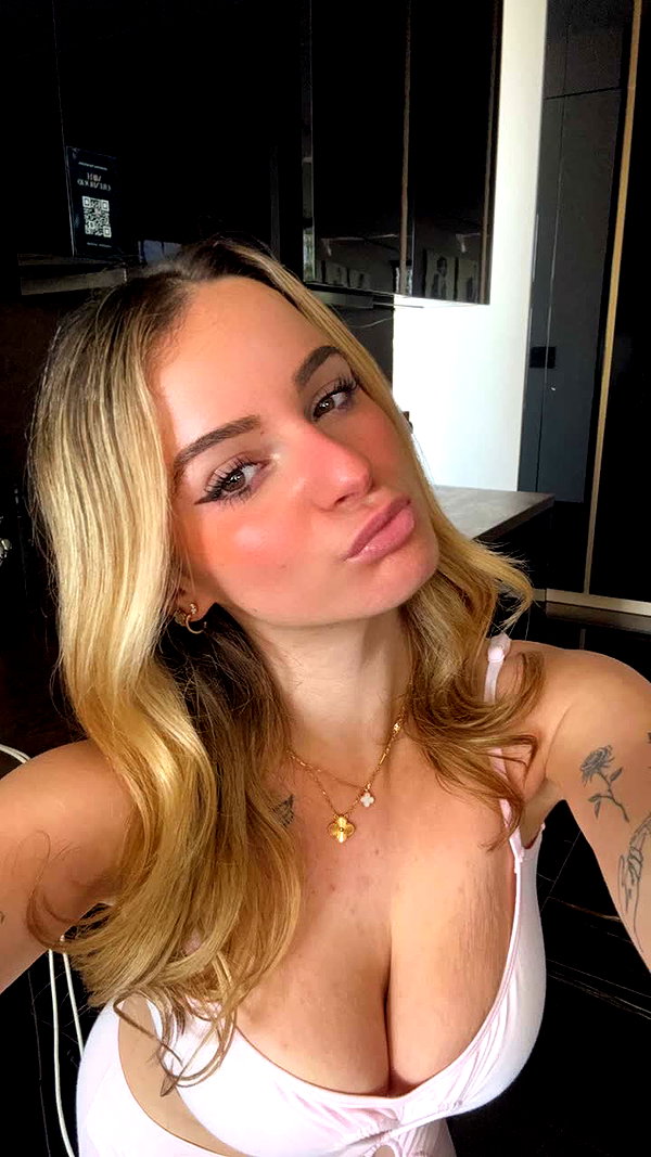 kaitlyn_krems snapchat image archive image