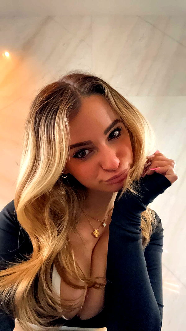 kaitlyn_krems snapchat image archive image
